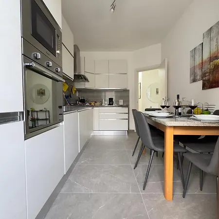 Apartman A Due Passi Dal - Con Terrazza