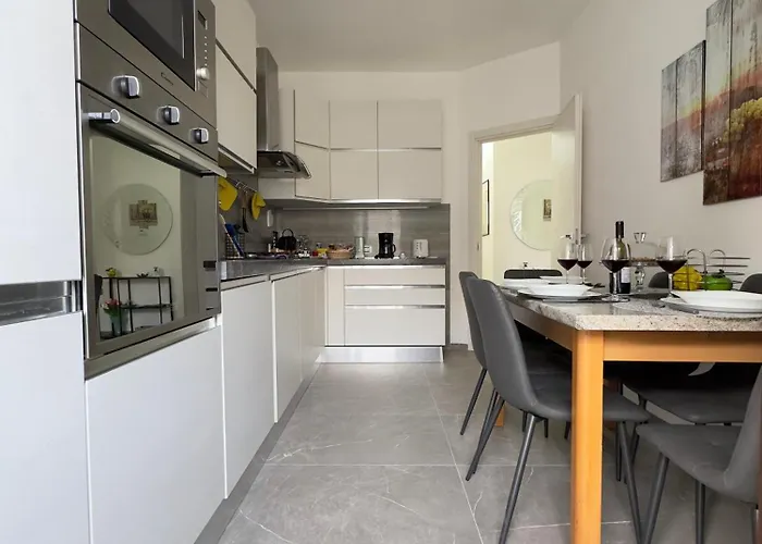 Appartement A Due Passi Dal - Con Terrazza