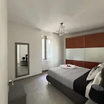 Apartament A Due Passi Dal - Con Terrazza